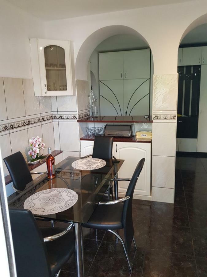 Apartament Melinda Oradea Exterior foto